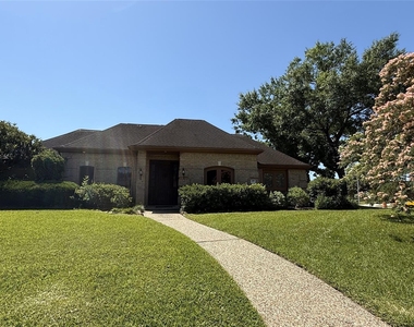 11527 Cedar Creek Drive - Photo Thumbnail 2