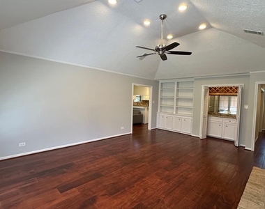 11527 Cedar Creek Drive - Photo Thumbnail 15