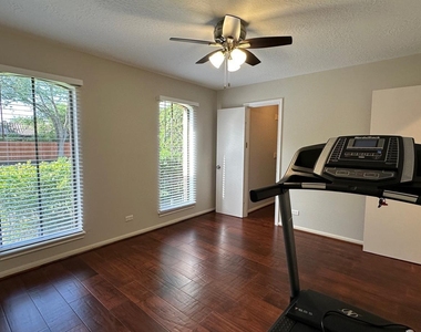 11527 Cedar Creek Drive - Photo Thumbnail 25