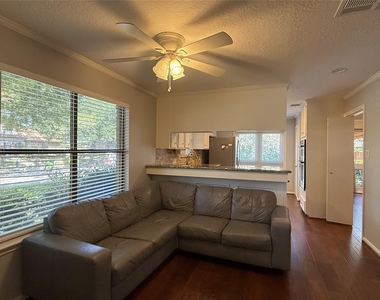 11527 Cedar Creek Drive - Photo Thumbnail 14