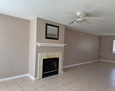 18374 Pine Post Court - Photo Thumbnail 4