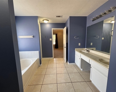 18374 Pine Post Court - Photo Thumbnail 15