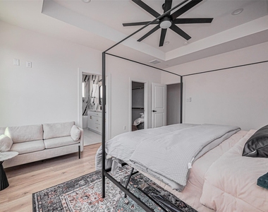 4207 Ward Street - Photo Thumbnail 30