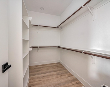 4207 Ward Street - Photo Thumbnail 32