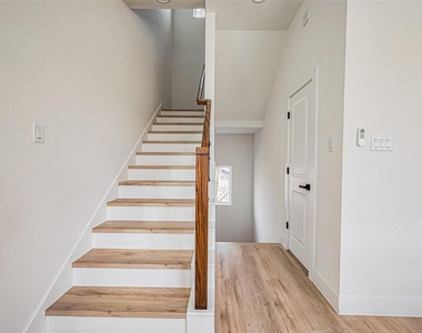4207 Ward Street - Photo Thumbnail 24