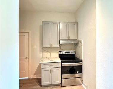 805 10th Street - Photo Thumbnail 1
