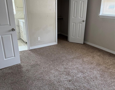 3203 Cliffdale Street - Photo Thumbnail 10