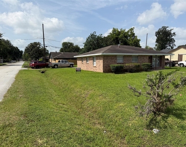 3203 Cliffdale Street - Photo Thumbnail 1