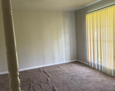 3203 Cliffdale Street - Photo Thumbnail 5