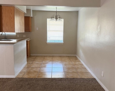 3203 Cliffdale Street - Photo Thumbnail 7