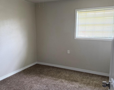3203 Cliffdale Street - Photo Thumbnail 20