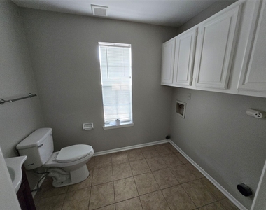 7942 Grow Lane - Photo Thumbnail 3