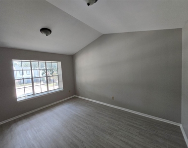 7942 Grow Lane - Photo Thumbnail 13