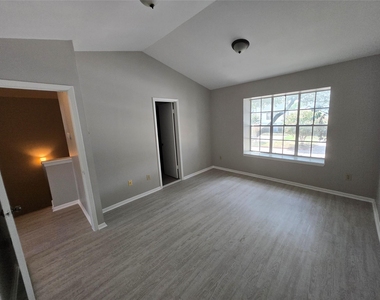 7942 Grow Lane - Photo Thumbnail 14