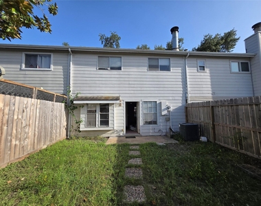 7942 Grow Lane - Photo Thumbnail 9