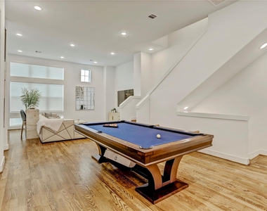 1104 Ennis Street - Photo Thumbnail 9