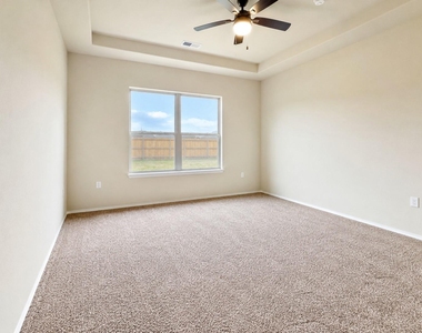 40621 Guillemont Lane - Photo Thumbnail 3