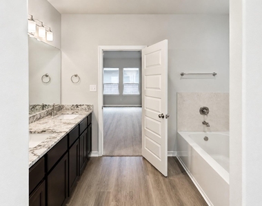 40621 Guillemont Lane - Photo Thumbnail 4