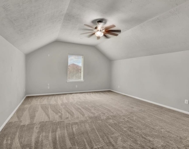 8110 Heartbrook Field Lane - Photo Thumbnail 17
