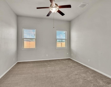 8110 Heartbrook Field Lane - Photo Thumbnail 11