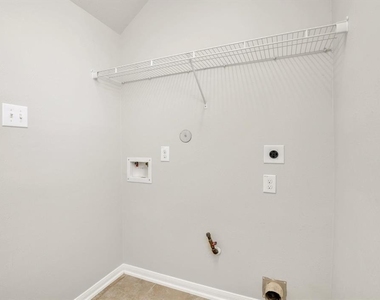 8110 Heartbrook Field Lane - Photo Thumbnail 15