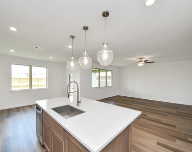 4042 Colony Lane - Photo Thumbnail 11
