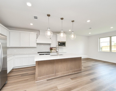 4042 Colony Lane - Photo Thumbnail 8