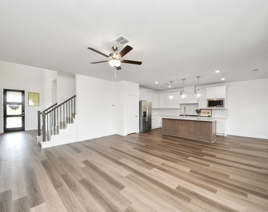 4042 Colony Lane - Photo Thumbnail 7