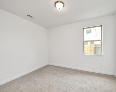4042 Colony Lane - Photo Thumbnail 34