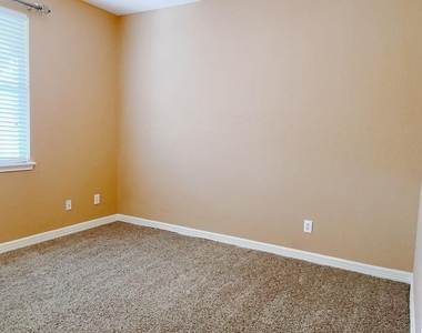 2630 Canyon Falls - Photo Thumbnail 24