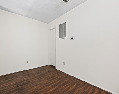 9435 Pagewood Lane - Photo Thumbnail 24