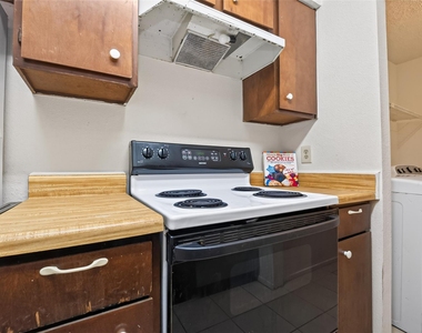 9435 Pagewood Lane - Photo Thumbnail 11