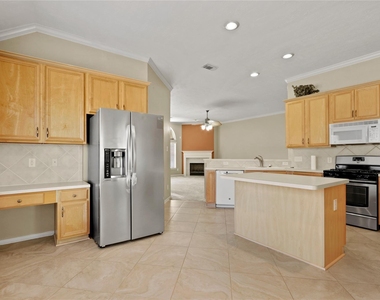 10311 Sawyers Crossing Lane - Photo Thumbnail 5
