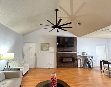 13117 Vickery Street - Photo Thumbnail 5