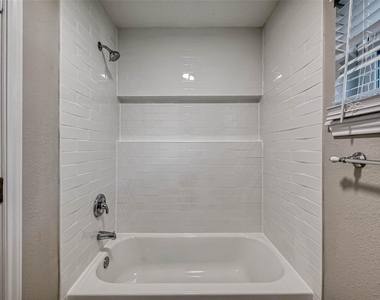 1310 Antigua Lane - Photo Thumbnail 15