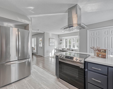 1310 Antigua Lane - Photo Thumbnail 7