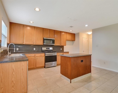 29198 Legends Green Drive - Photo Thumbnail 18