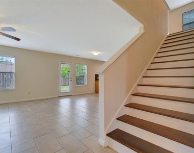 29198 Legends Green Drive - Photo Thumbnail 7