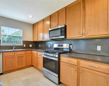 29198 Legends Green Drive - Photo Thumbnail 21