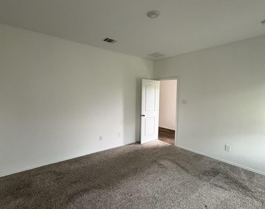 21318 Black Leaf Drive - Photo Thumbnail 6
