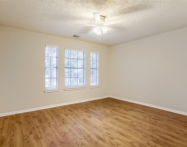 13822 Dentwood Drive - Photo Thumbnail 8