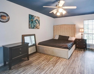 641 4th Street - Photo Thumbnail 15