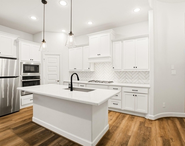 2539 Summer Peach Street - Photo Thumbnail 5
