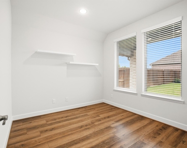 2539 Summer Peach Street - Photo Thumbnail 13