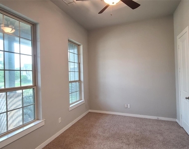2003 Blackhawk Ridge Lane - Photo Thumbnail 18
