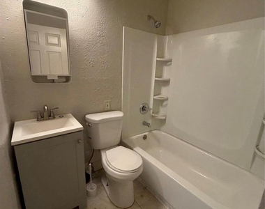 3403 Yupon Street - Photo Thumbnail 10