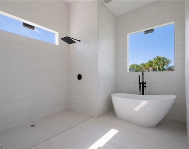 728 Andover Avenue S - Photo Thumbnail 4