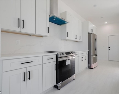728 Andover Avenue S - Photo Thumbnail 3