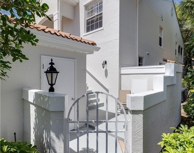 8420 Excalibur Circle - Photo Thumbnail 5
