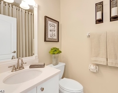 1117 Sweetwater Lane - Photo Thumbnail 11
